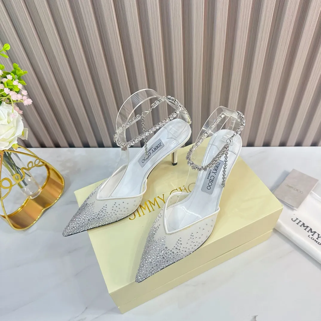 👟👟Ex-factory price 700👟👟 JIMMY CHOO (Jimmy CHOO) 💝💝💝 is a very comprehensive noble fashion lifestyle brand, with a series of women's high-heeled, medium-heeled, flat-heeled sandals with the same strap from major fashion bloggers and celebrities in Hong Kong and the United States.  The Australian pointed toe, round toe and square toe series are simply beautiful. Fall in love with elegance and playful sense of the future. Just by looking at them, you want to own them immediately, but you can really think about a pair of exquisite high heels~~~~~~~~~~~~~~~~~ 💝This series is specially designed for extraordinary and indifferent ladies, thus creating a unique overall effect, Jimmy Choo Design products that inspire women to move forward and show their charm💝💝💝 1⃣️Material: Imported genuine mesh hot diamond 2⃣️Inner: Imported Italian lambskin, super soft and delicate 3⃣️Outsole: Imported Italian original original color genuine leather outsole Heel height 8.5cm (10.0/6.5cm can be made) 4⃣️Code number: 35-39 (34.40.41.42 customized)